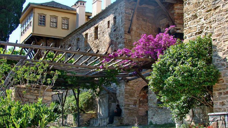 Put u prošlost i istoriju Neos Marmaras-a